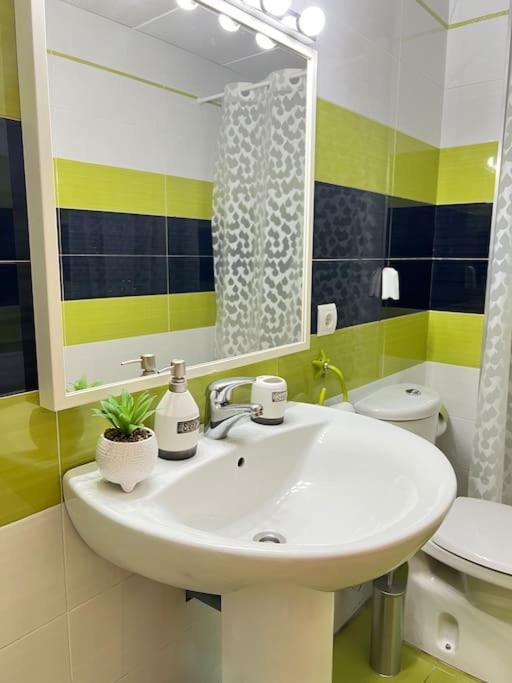 Piso Con Terraza A 5 Min Del Mar Apartment Alcanar Ngoại thất bức ảnh